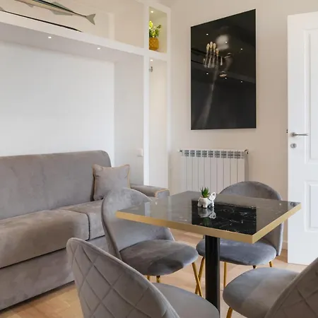 Couette-café The Attico 4*
